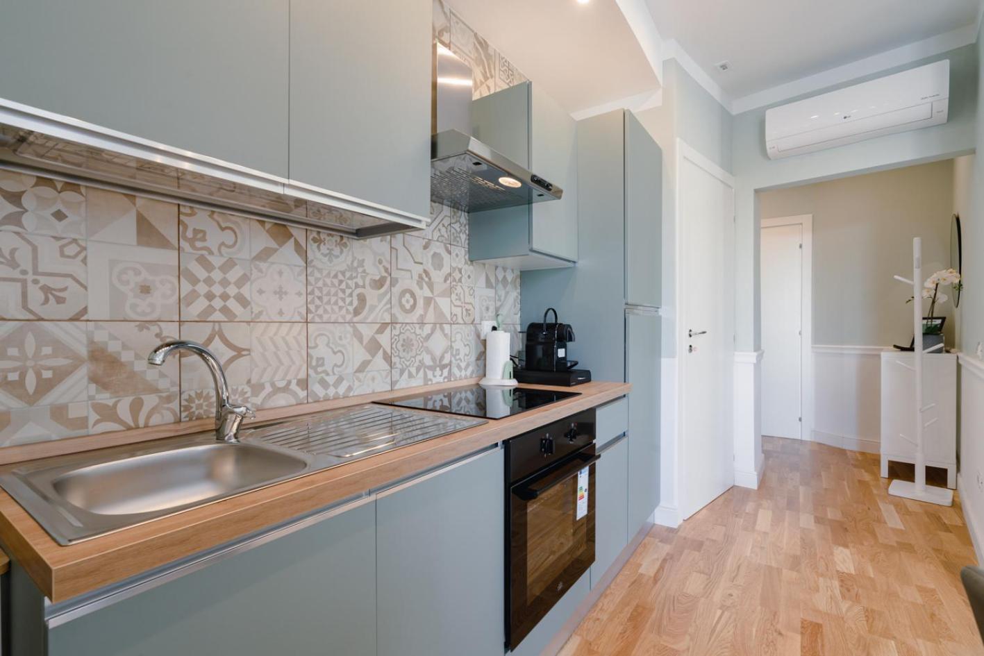 - Cozy House Apartment